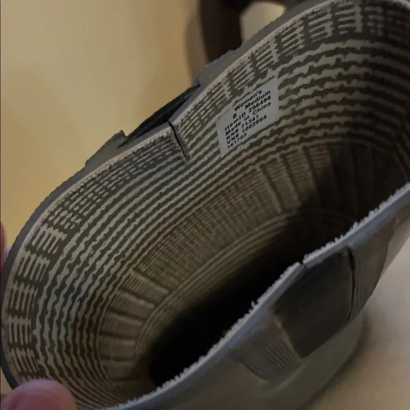 L.L. Bean women’s Gray Wellie Boots size 8 - Picture 4 of 4